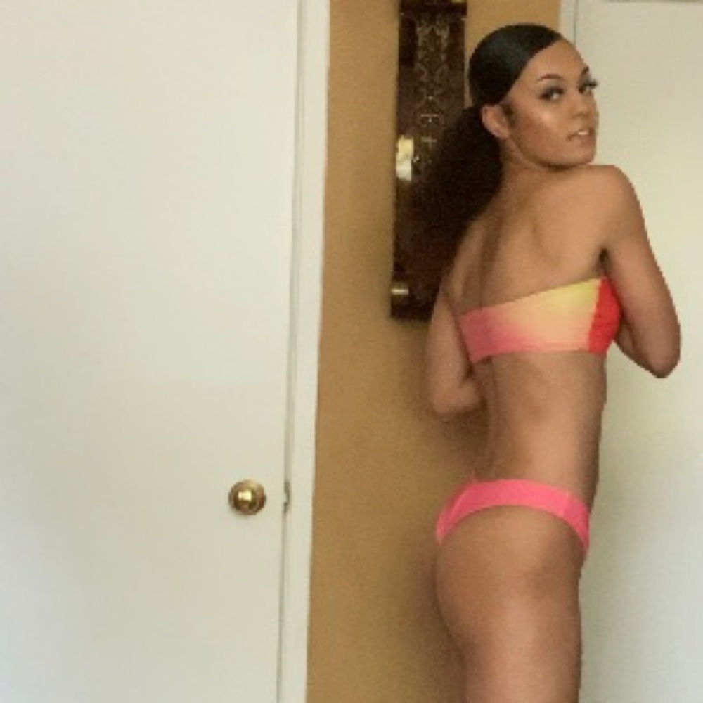bikini - Picture 3 of 4